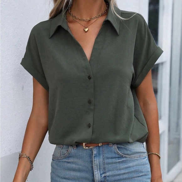 WILA Tops - Rolled cuff short sleeve button up shirt work wear business casual olive green